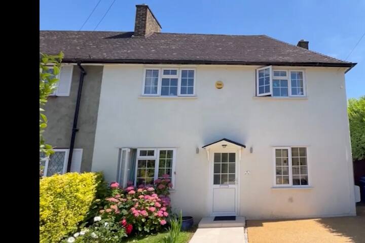 4 Double Bdr Villa – 15 min from London Bridge gallery image 5