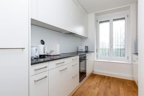 Top Airbnb: Apt 1A - City Centre: Charming & New 2-BR Apt in Werd