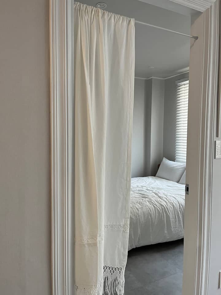 Spálňa 2- manželská posteľ, organická posteľná bielizeň z čistej bavlny