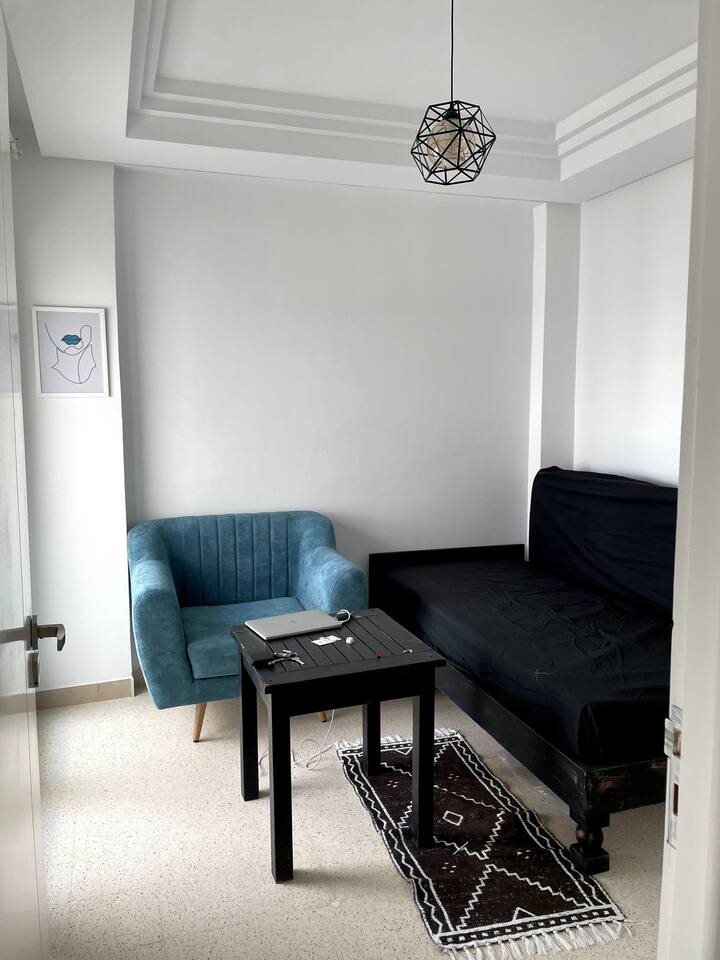 Soba za odrasle s balkonom