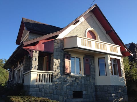 Charming lake-view villa