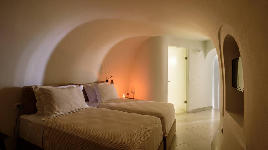 Aethria Villa in Imerovigli gallery image 5