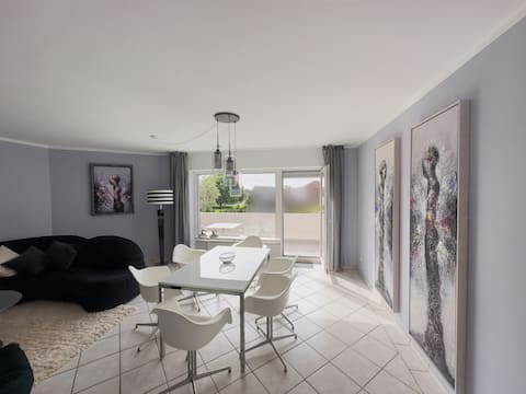 Quiet gem: newly renovated 100 sqm