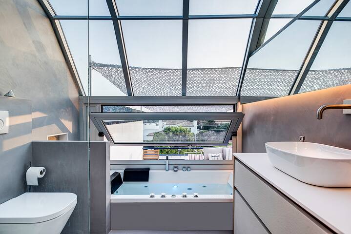 Terrazas, diseño y tranquilidad frente al mar.