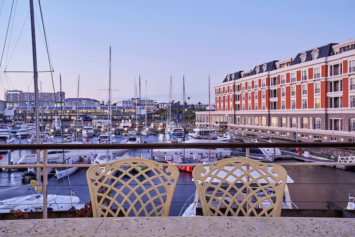 V&A Waterfront Deluxe Apartment