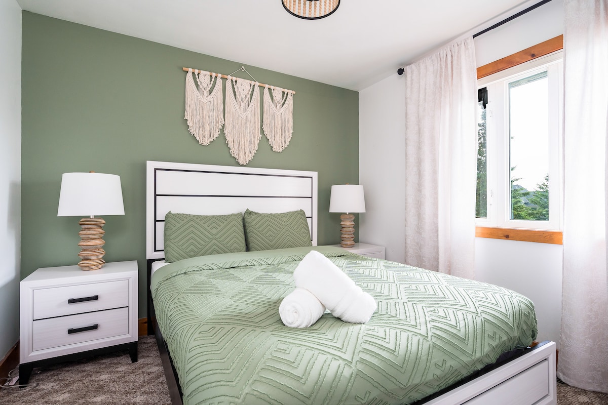 Dhoma e dytë e gjumit me krevat dopio "queen"