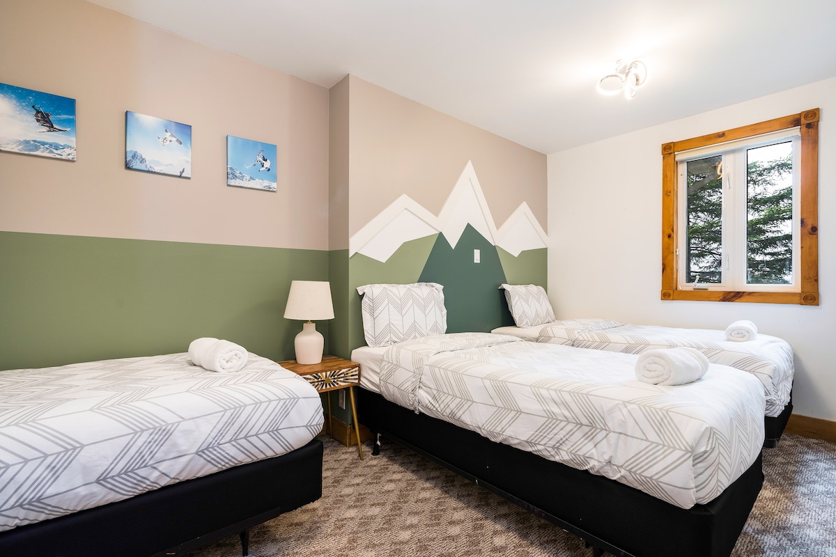 Dhoma e 7-të e gjumit në katin kryesor me 3 krevate dopio