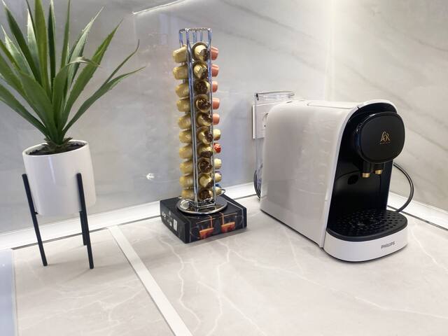 The Paradise: Luxurious, parking, jacuzzi, terrace gallery image 5