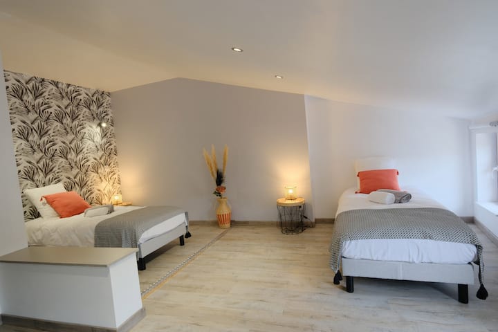 غرفة غابة أوكر