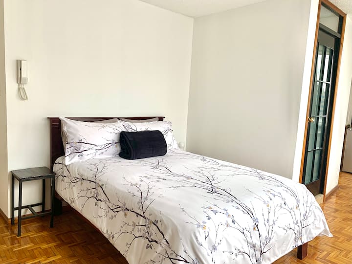 המיטה, טעימה, נישואין עם מזרן אורטופדי ומצעים נקיים. 
אין בעד מה, תיהנו!