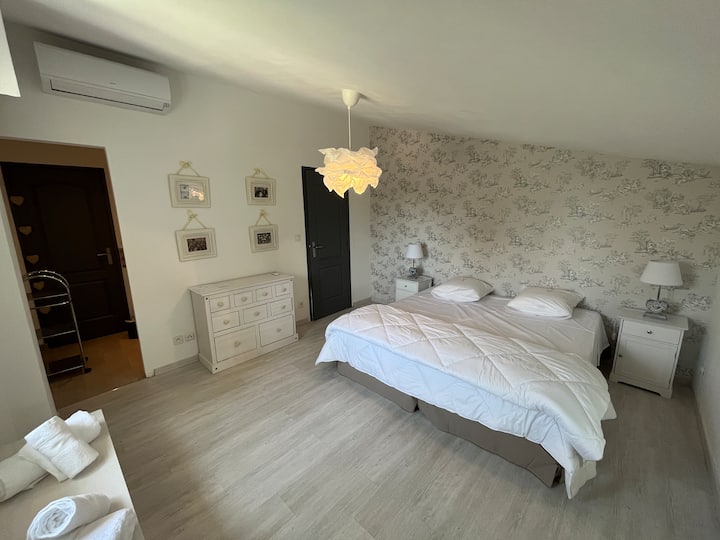 Chambre Anna - 2 Pers - 20 M2 - Pernes-les-Fontaines