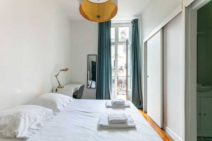 8 Traveller Family Apartment Bordeaux City Centre gallery image 3