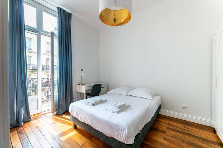 8 Traveller Family Apartment Bordeaux City Centre gallery image 5