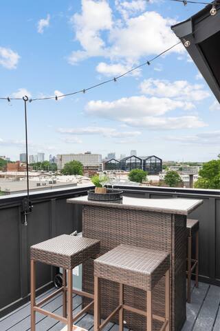 TheWeHoHouse / 1.5 Miles to Broadway! gallery image 5