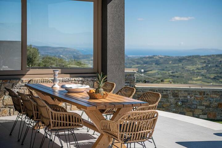 Villa Amavi – Private heated pool gallery image 5