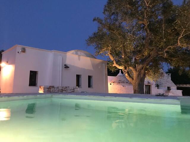 Mille e un Trullo with private infinity pool gallery image 4