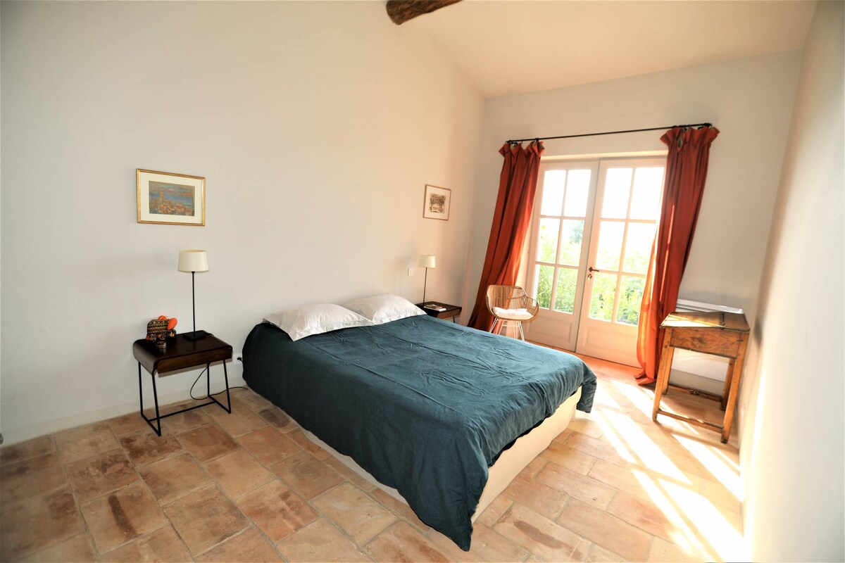 חדר שינה שלישי להורים 