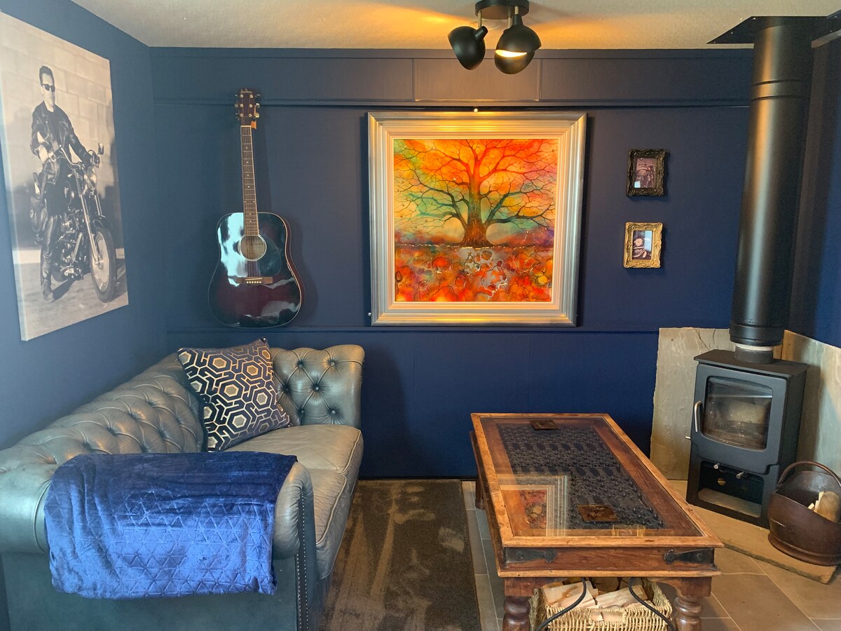 Successful Airbnb property: Countryside retreat with Hot tub in Essex