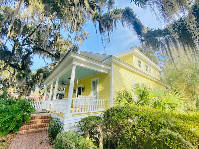 Stay Savannah Vacation Rentals managed Airbnb listing 1