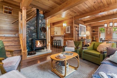 Woodland Cabin w Sauna & Hot Tub