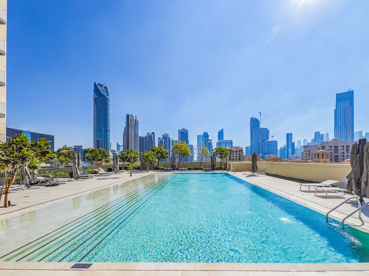 1-Bedroom Apartment in Burj Royale, Dubai - from AED 1,163 4