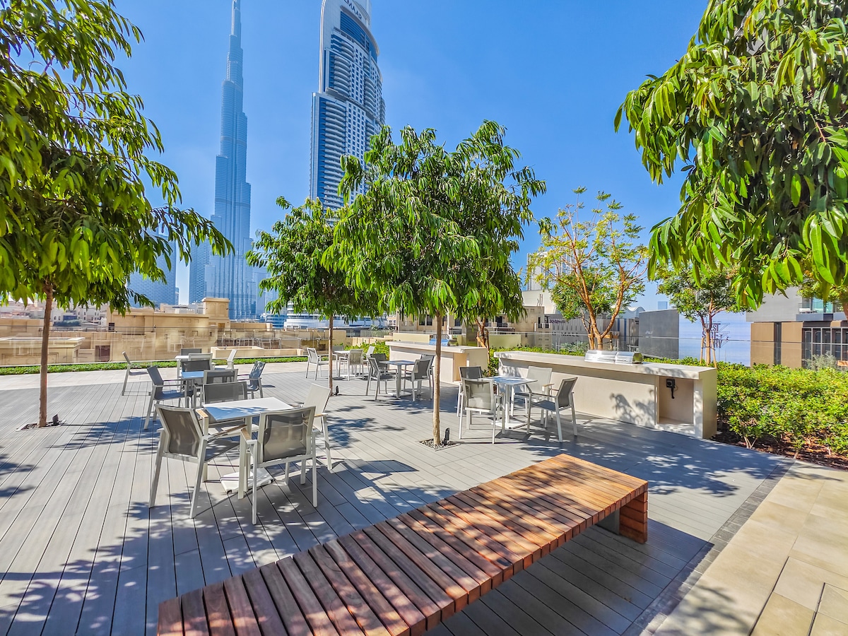 1-Bedroom Apartment in Burj Royale, Dubai - from AED 1,163 5