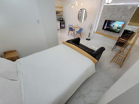 Smart Suite C w/ Free Netflix, Parking, Wi-Fi