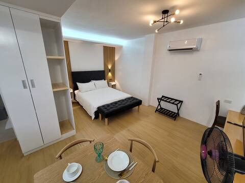 Smart Suite B w/ Free Netflix, Parking, Wi-Fi
