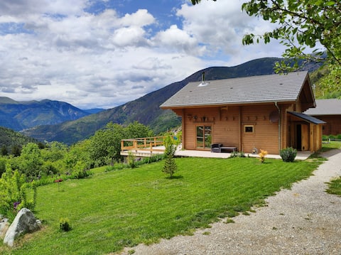 Modern wooden chalet