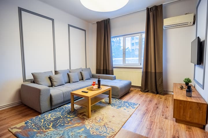 Heritage Hideaway | City's Architectural Splendor - Bucharest