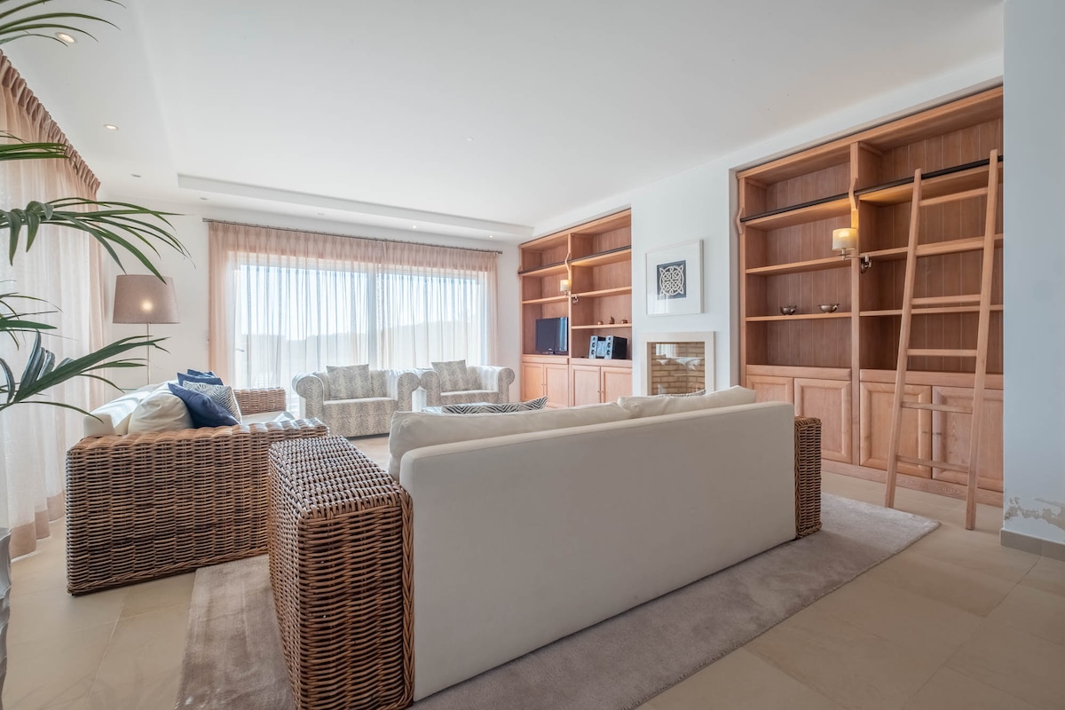Top Airbnb: Vila Golf Villa em Amoreira