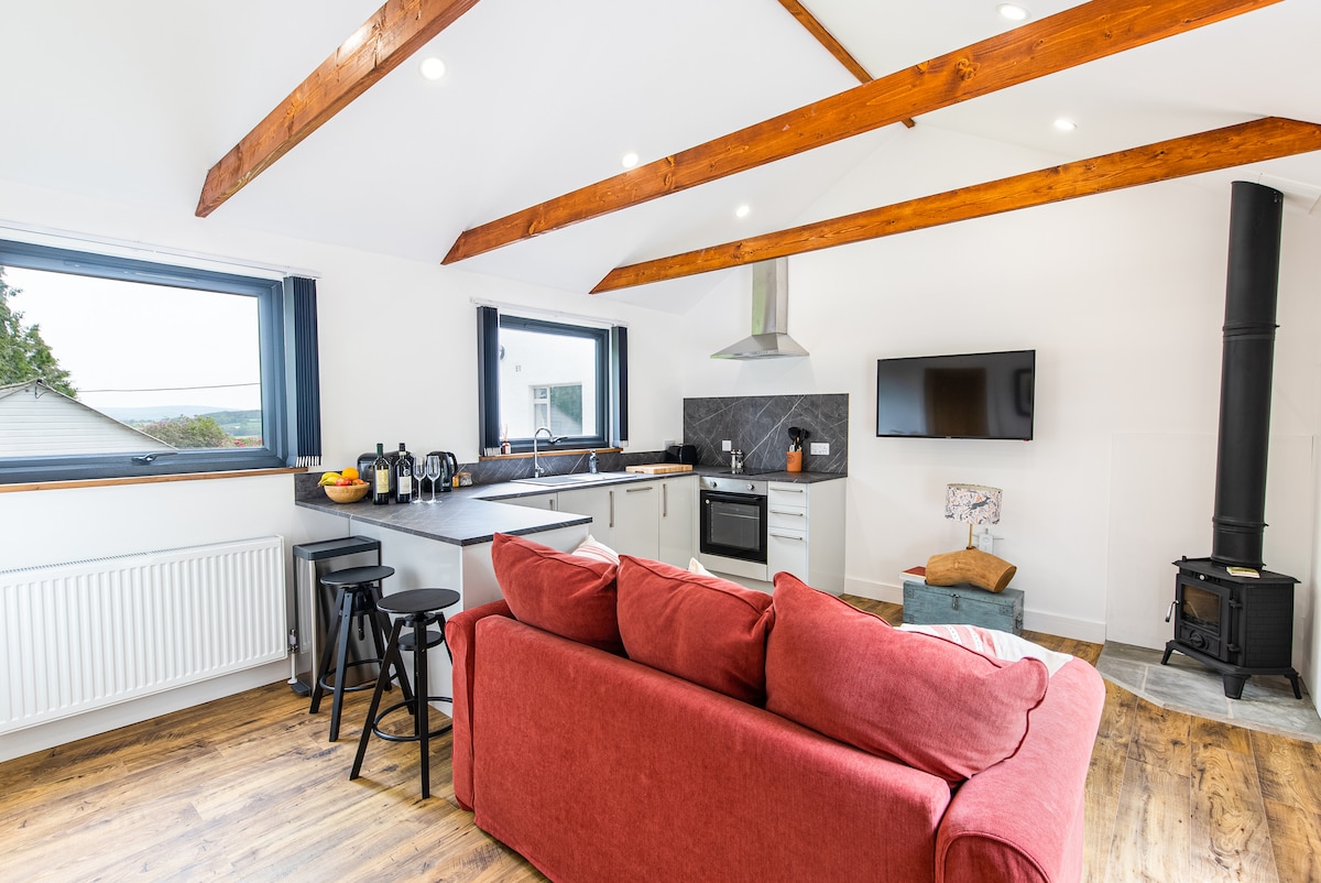 Popular Airbnb listing: A Cornish Cabin in the Tamar Valley Cornwall. in Calstock