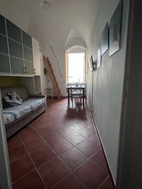 Airbnb performant: beachfront apartment in Laigueglia! à Laigueglia
