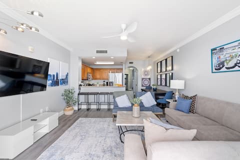 Popular Airbnb listing: Renovated Condo 2 miles away from Disney Pool view in Lake Buena Vista