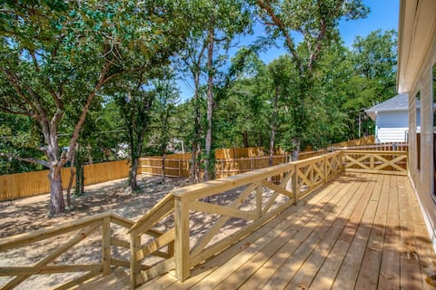 Balcony |Arcade games |Grill | TVs |Star Wars