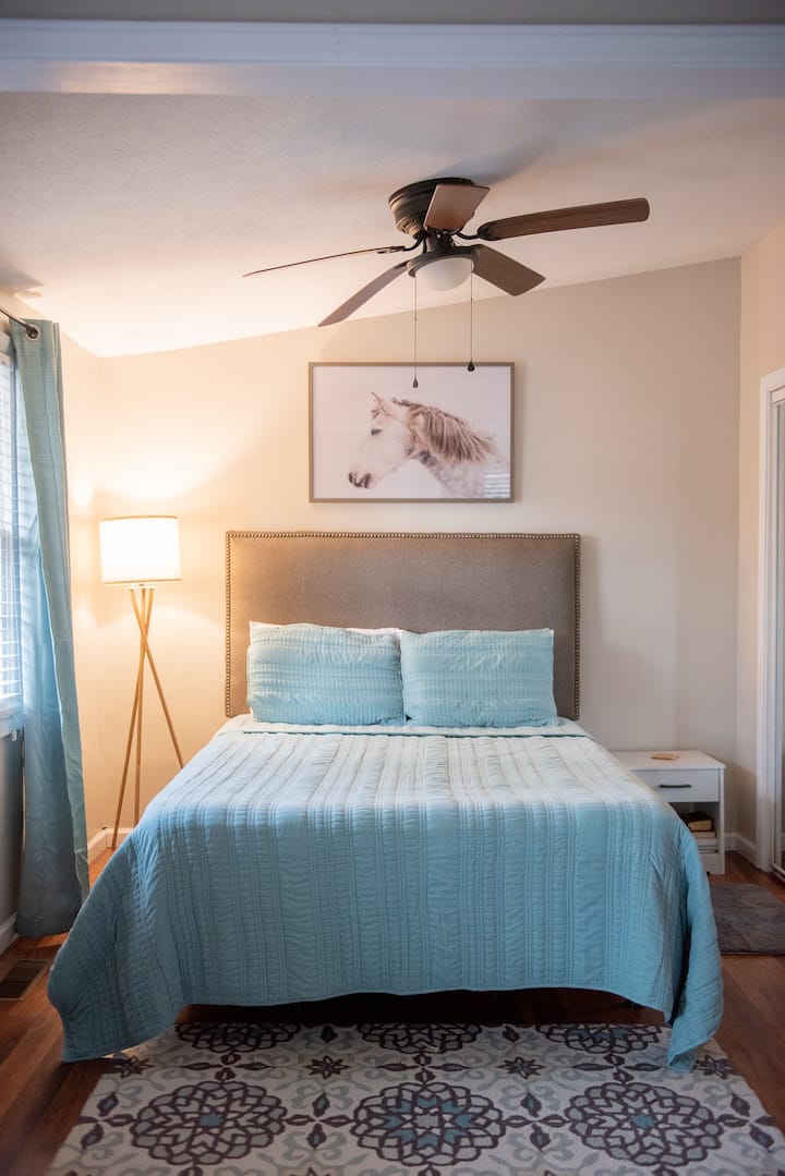 Спална соба 2 (брачен кревет (широк 150 - 179 см)