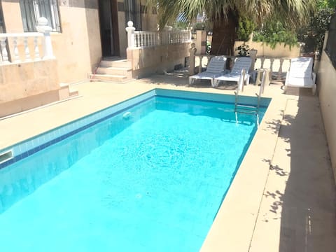 Didim Villa for 12 People with Private Pool Fully Detached