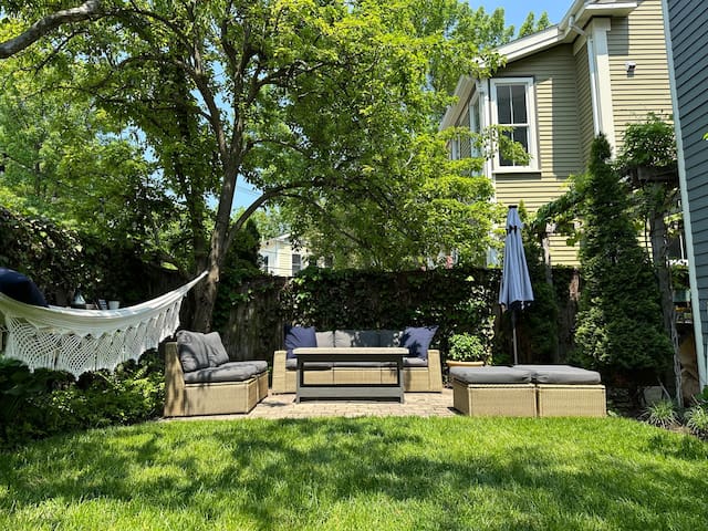 Lush Haven in Boston-Cambridge