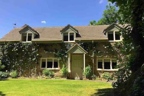 Rose Cottage, a beautiful, private country cottage