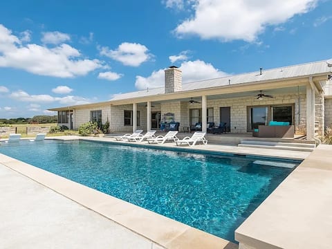 Heated Pool-Chef’sKitchen-PrivateRanch-King Bed