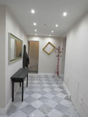 Frame House gallery image 4