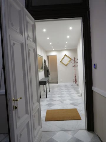 Frame House gallery image 3