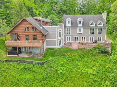 Sleeps 29 in 11k Sqft House w/ Pool, Sauna, & Lake