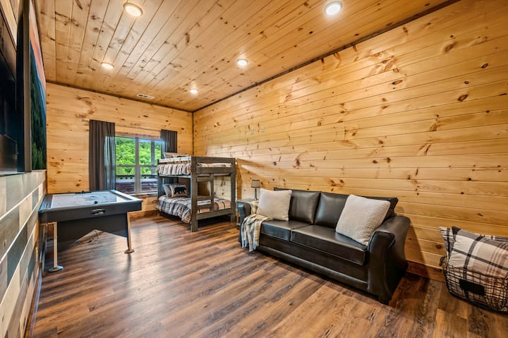 Dormitorio cuatro: literas de tamaño doble, sofá cama tamaño queen.