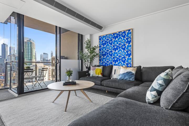 Alana- Penthouse style 3bed/2bath Melbourne Home gallery image 4