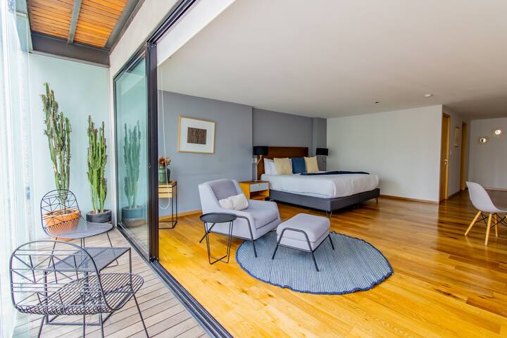 Capitalia | City Escape w/ 24/7 Security & Wifi gallery image 2