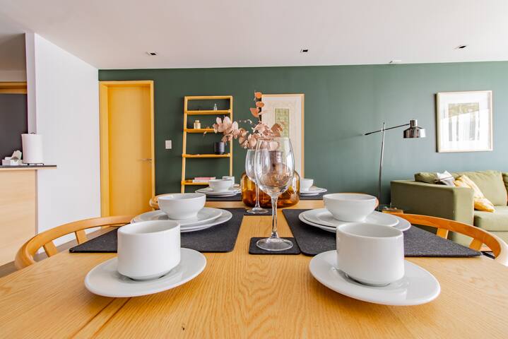 Capitalia | City Escape w/ 24/7 Security & Wifi gallery image 3