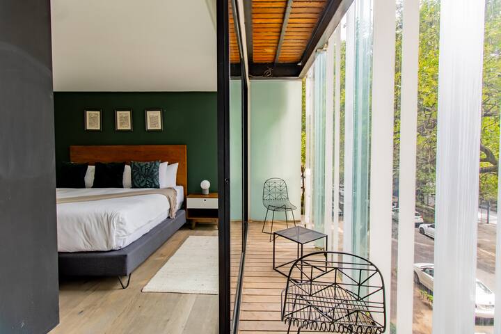 Capitalia | City Escape w/ 24/7 Security & Wifi gallery image 5