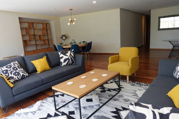 Spacious, light-filled apartment – Panoramic views gallery image 3