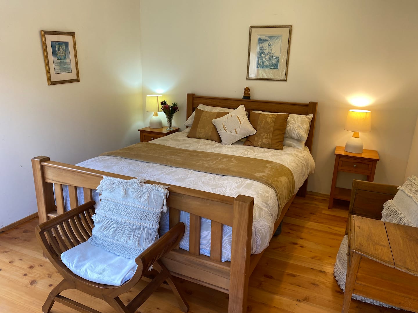 Kōwhai Queen Retreat Room 1
